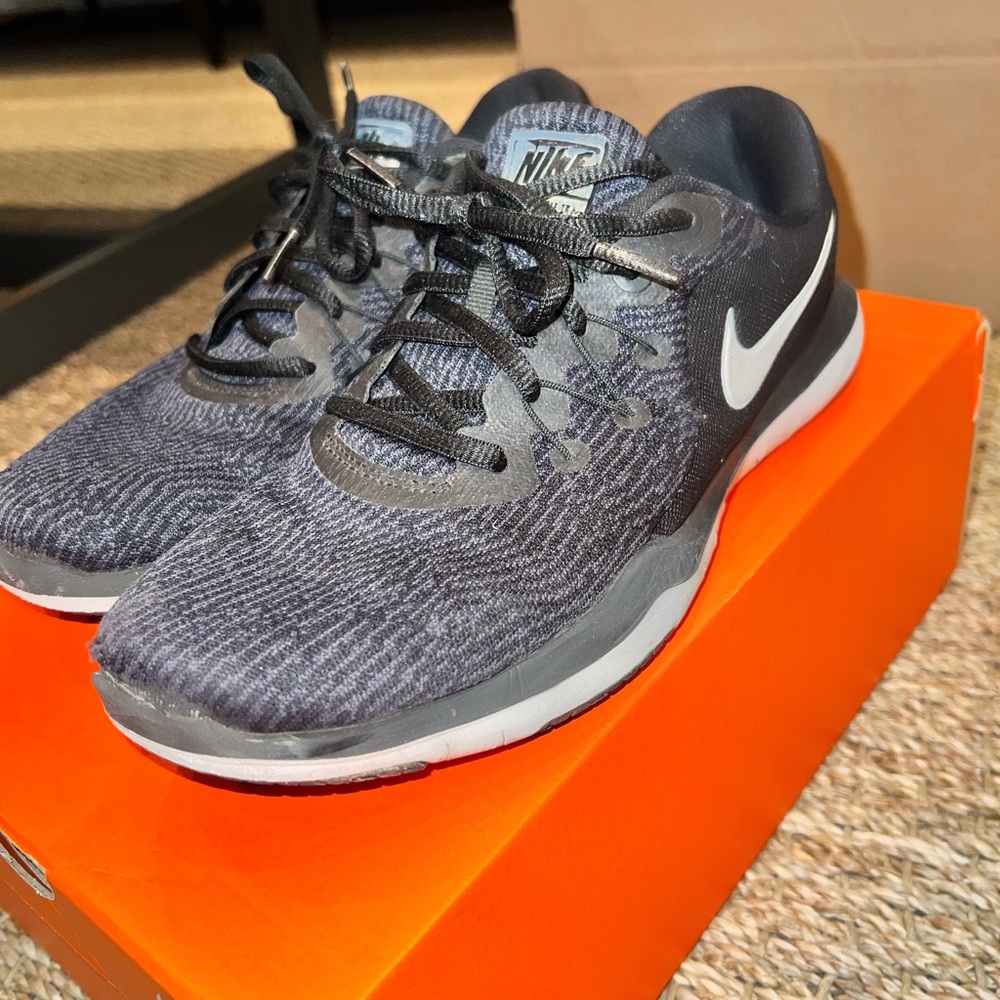 Women’s Black Nike Sneakers